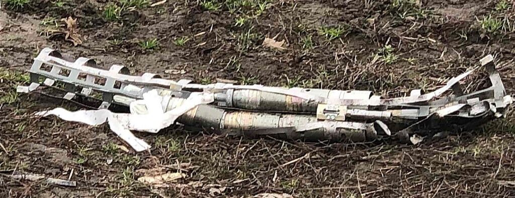 I resti di un missile guidato 9M544 precipitato in Ucraina, una delle armi a grappolo più sofisticate dell'esercito russo.